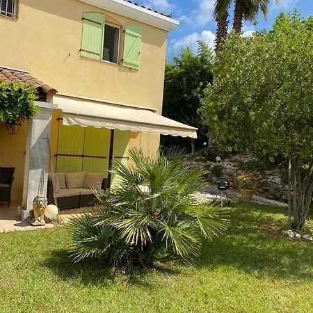 D' Avec Piscine Dans Vakantiehuis Antibes